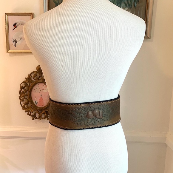 Vintage tooled leather belt with radish design! - Picture 4 of 6